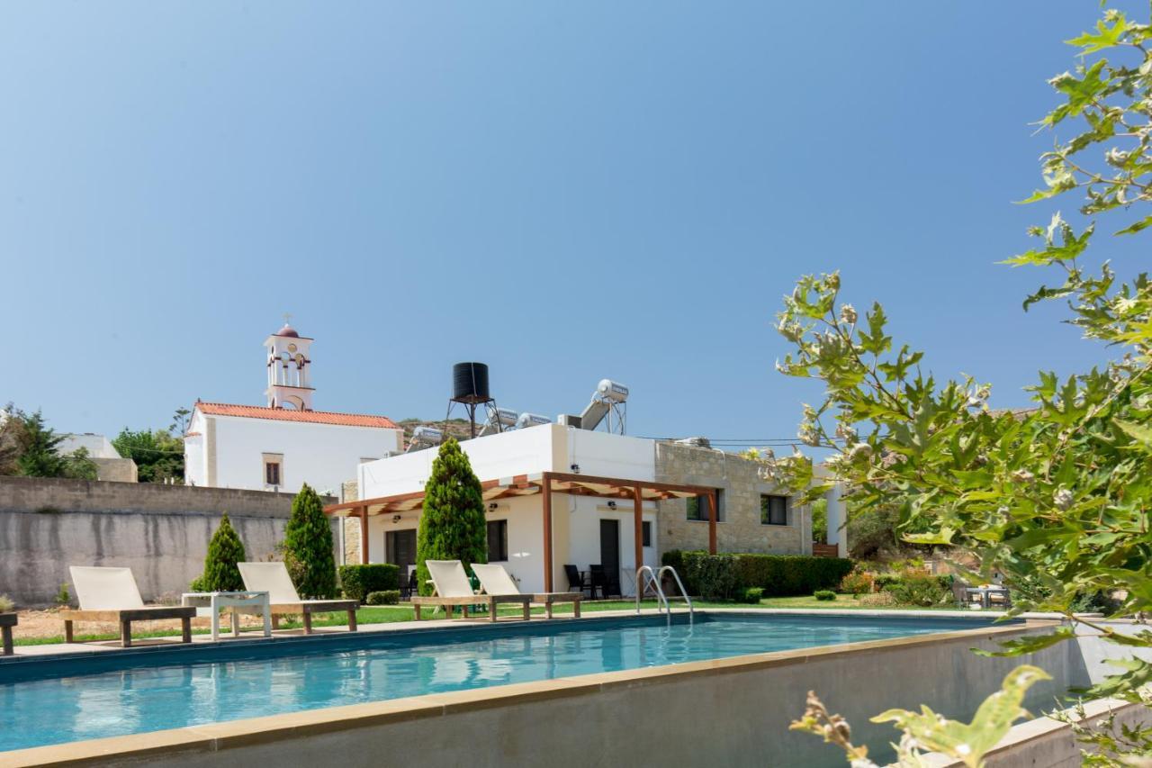 Apartment Agarathos Traditional Rooms - Pool - Kaliviani -On The Road To Balos *