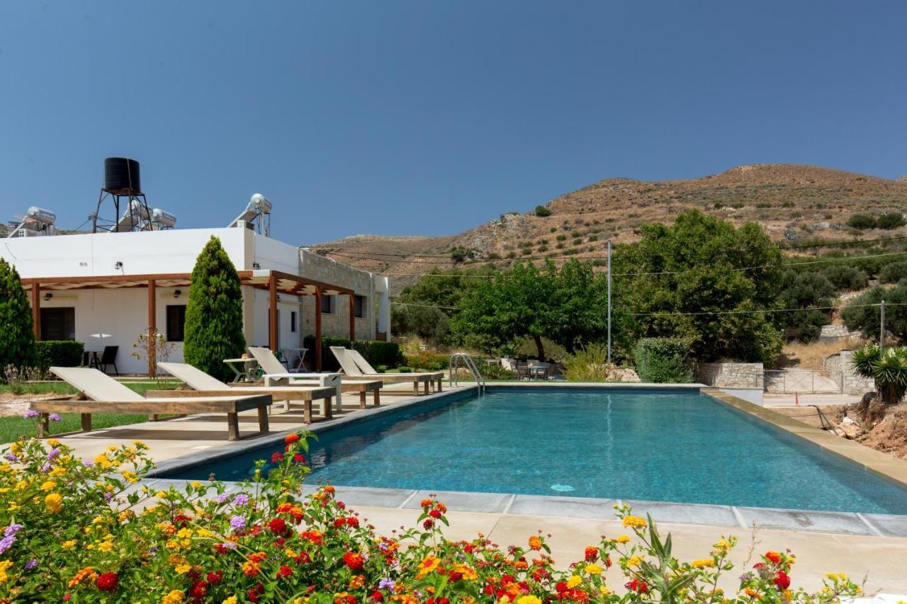 Apartment Agarathos Traditional Rooms - Pool - Kaliviani -On The Road To Balos