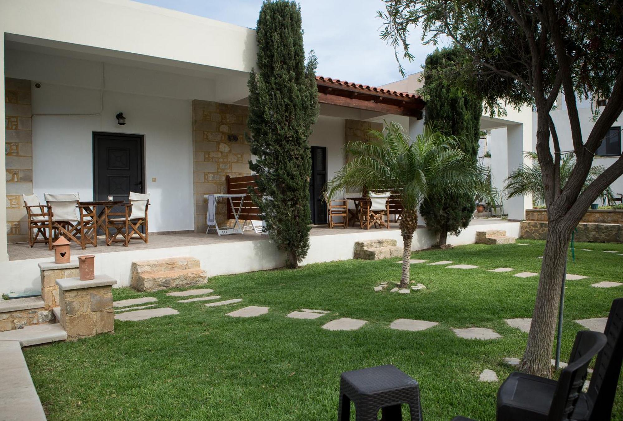 Agarathos Traditional Rooms - Pool - Kaliviani -On The Road To Balos Apartment *