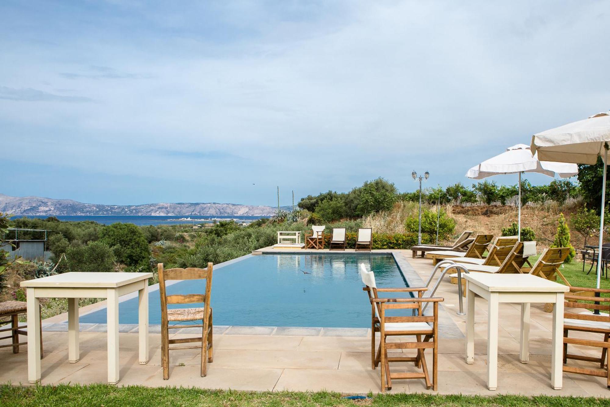 Agarathos Traditional Rooms - Pool - Kaliviani -On The Road To Balos Kaliviani