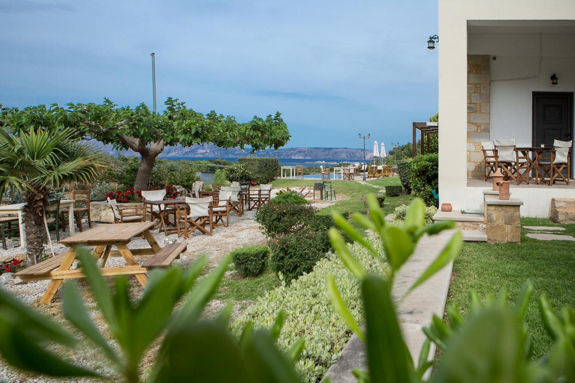 Agarathos Traditional Rooms - Pool - Kaliviani -On The Road To Balos *