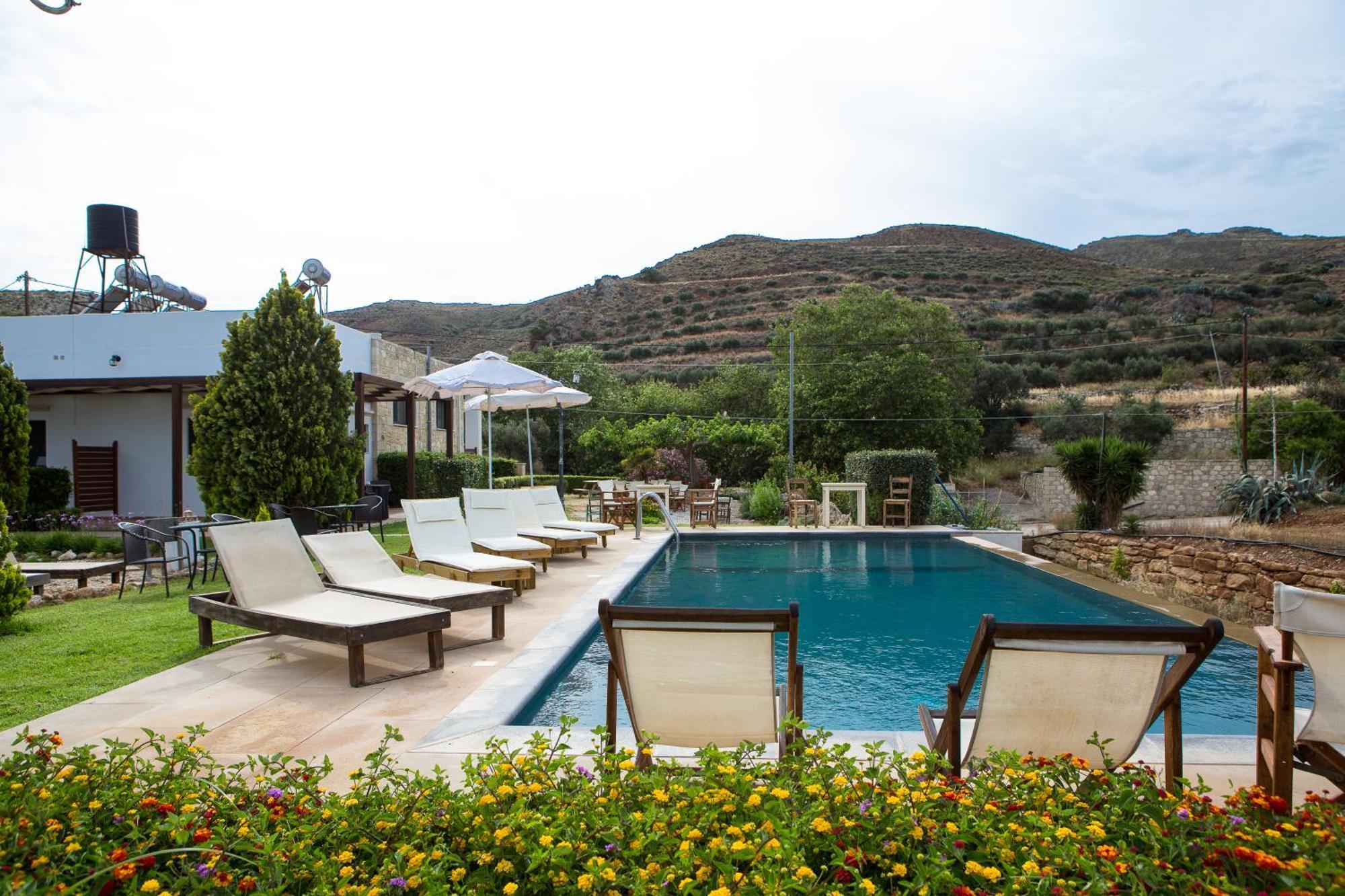 Agarathos Traditional Rooms - Pool - Kaliviani -On The Road To Balos Apartment Kaliviani