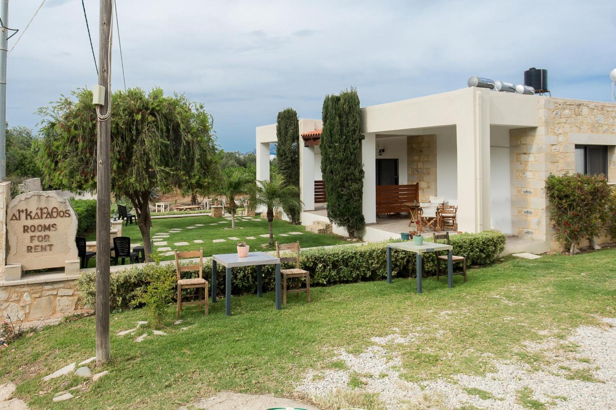 Apartment Agarathos Traditional Rooms - Pool - Kaliviani -On The Road To Balos *