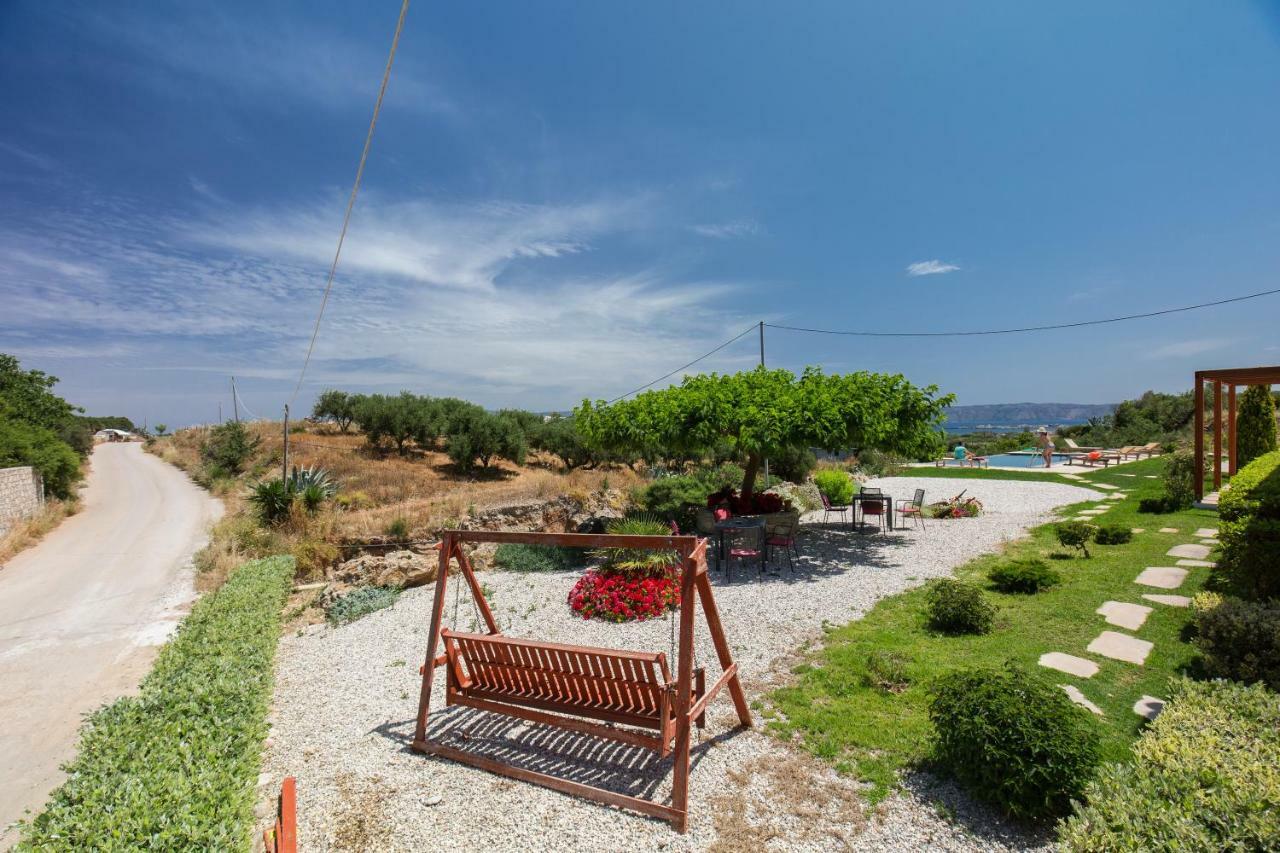 Agarathos Traditional Rooms - Pool - Kaliviani -On The Road To Balos Apartment Kaliviani