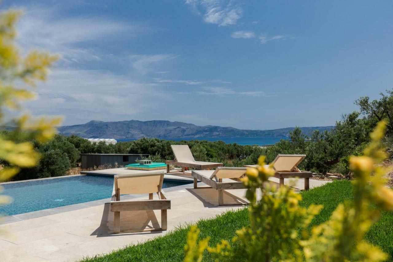Apartment Agarathos Traditional Rooms - Pool - Kaliviani -On The Road To Balos *